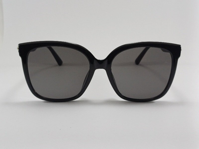 عینک آفتابی زنانه درجه یکطرح پرادا uv400 عینک آفتابی زنانه درجه یکطرح پرادا uv400