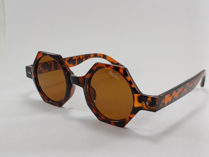 عینک چند ضلعی آفتابی
استانداردuv400
رنگ قهوه ای پلنگی
باجلد و دستمال
ویژه نوروز ۱۴۰۴ فقط ۲۹۸ تومان عینک چند ضلعی آفتابی
استانداردuv400
رنگ قهوه ای پلنگی
باجلد و دستمال
ویژه نوروز ۱۴۰۴ فقط ۲۹۸ تومان