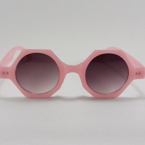 عینک چند ضلعی آفتابی
دارای استانداردuv400 
 رنگ صورتی
 با جلد و دستمال ویژه نوروز ۱۴۰۴ فقط ۲۹۸ تومان