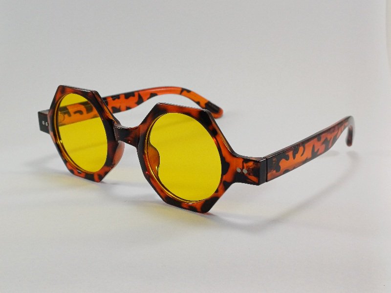 عینک چند ضلعی دید در شب
استانداردuv400
رنگ قهوه ای تایگر باعدسی زرد دید در شب. با جلد و دستمال ویژه نوروز ۱۴۰۴ فقط ۲۹۸ تومان عینک چند ضلعی دید در شب
استانداردuv400
رنگ قهوه ای تایگر باعدسی زرد دید در شب. با جلد و دستمال ویژه نوروز ۱۴۰۴ فقط ۲۹۸ تومان