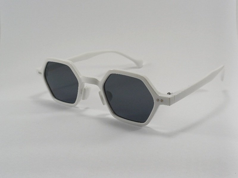 عینک چند ضلعی آفتابی
دارای استانداردuv400
رنگ جذاب سفید
با جلد و دستمال ویژه نوروز ۱۴۰۴ فقط ۲۹۸ تومان عینک چند ضلعی آفتابی
دارای استانداردuv400
رنگ جذاب سفید
با جلد و دستمال ویژه نوروز ۱۴۰۴ فقط ۲۹۸ تومان