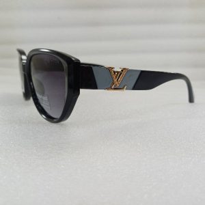 عینک آفتابی پلاریزه زنانه لویی ویتتون
رنگ مشکی
LV new collection عینک آفتابی پلاریزه زنانه لویی ویتتون
رنگ مشکی
LV new collection