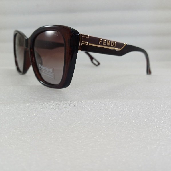عینک آفتابی پلاریزه زنانه فندی
رنگ قهوه ای
fendi new collection عینک آفتابی پلاریزه زنانه فندی
رنگ قهوه ای
fendi new collection