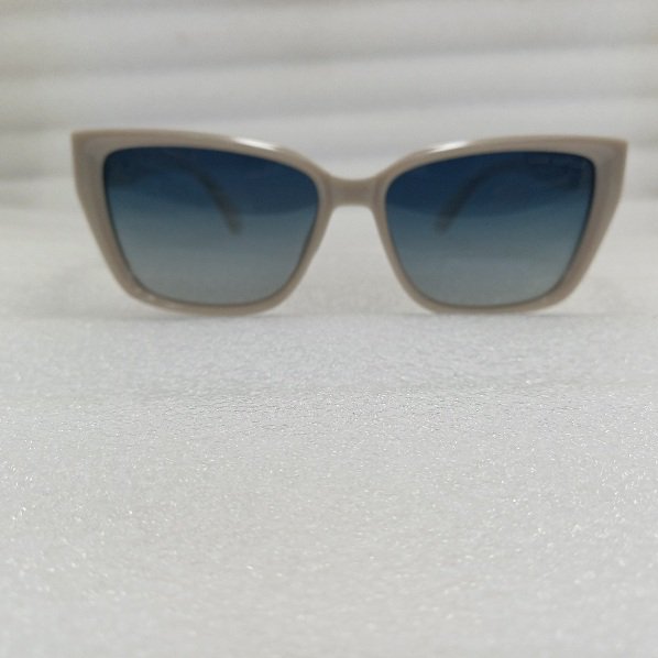 عینک آفتابی پلاریزه زنانه لویی ویتتون رنگ سفید طوسی باعدسی دورنگLV new collection عینک آفتابی پلاریزه زنانه لویی ویتتون رنگ سفید طوسی باعدسی دورنگLV new collection