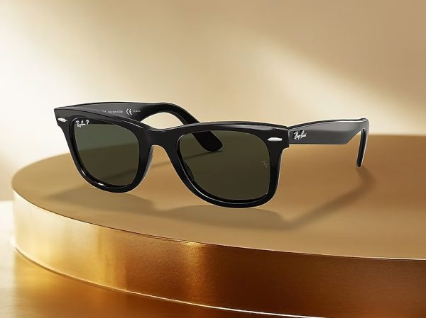 عینک‌آفتابی ری بن معروف ترین مدل 2140 سایز متوسط
 مناسب خانم‌ها و آقایان 
RAYBAN2140